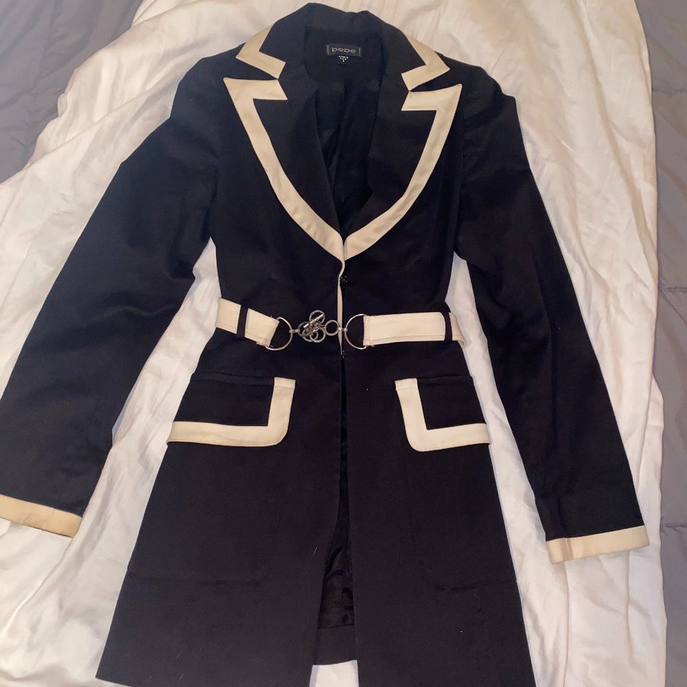 BEBE Black and White Blazer with Waist Trimming Tie Belt